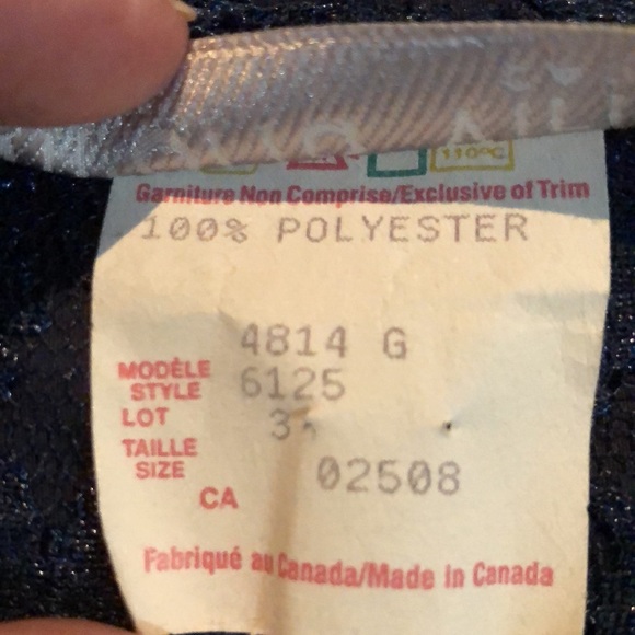 Vintage Lace Dress with shoulder pads - Picture 8 of 8